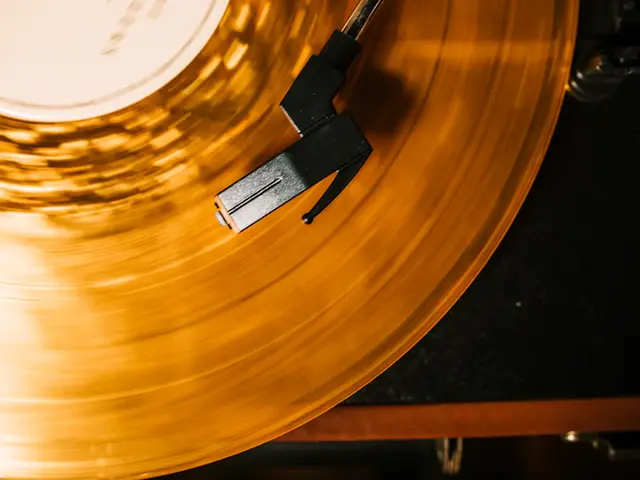 Modelo de site para rádio Flashback, estilo Anos 70, 80 e 90