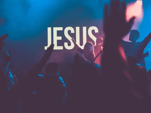Modelo de site para rádio Adoração Noite, estilo Gospel