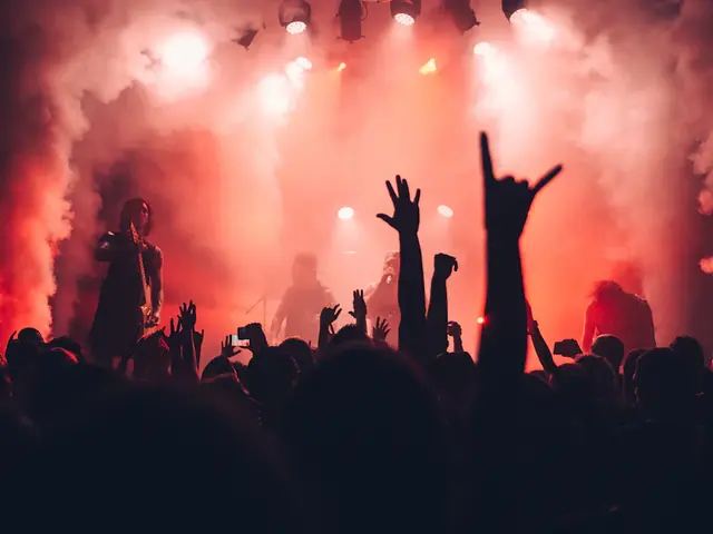 Modelo de site para rádio Rock Pesado, estilo Rock